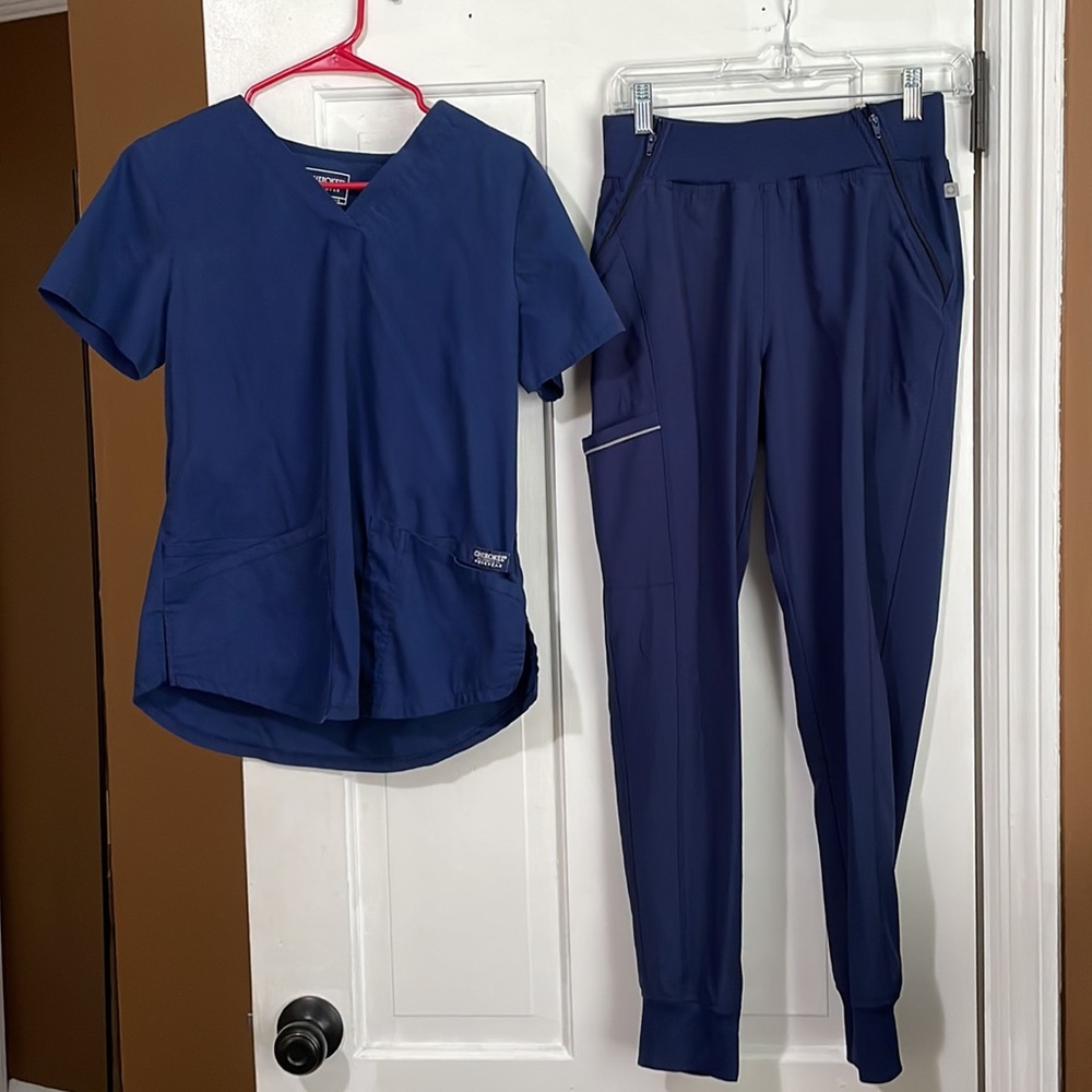 Cherokee workwear scrub top and Cherokee jogger scrub pants